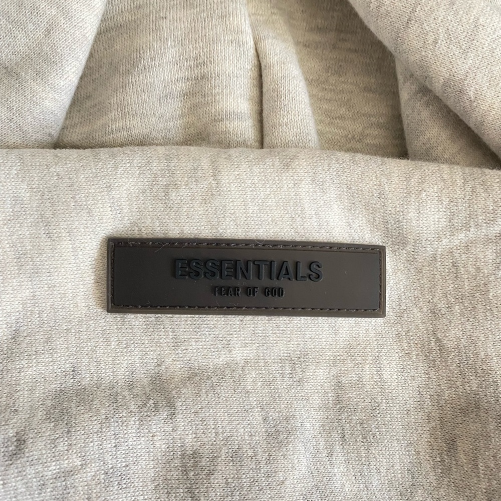 ESSENTIALS FEAR OG GOD LIGHT OATMEAL PULLOVER HOODIE SIZE XL - Picture 5 of 7